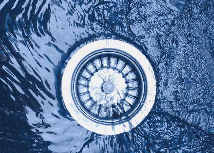 Rensning-av-avlopp-i-villa